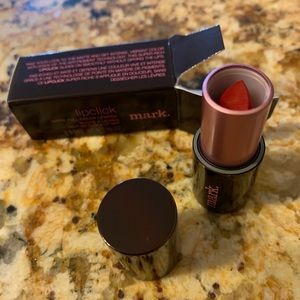 Mark. Matte full color lipstick in Siren